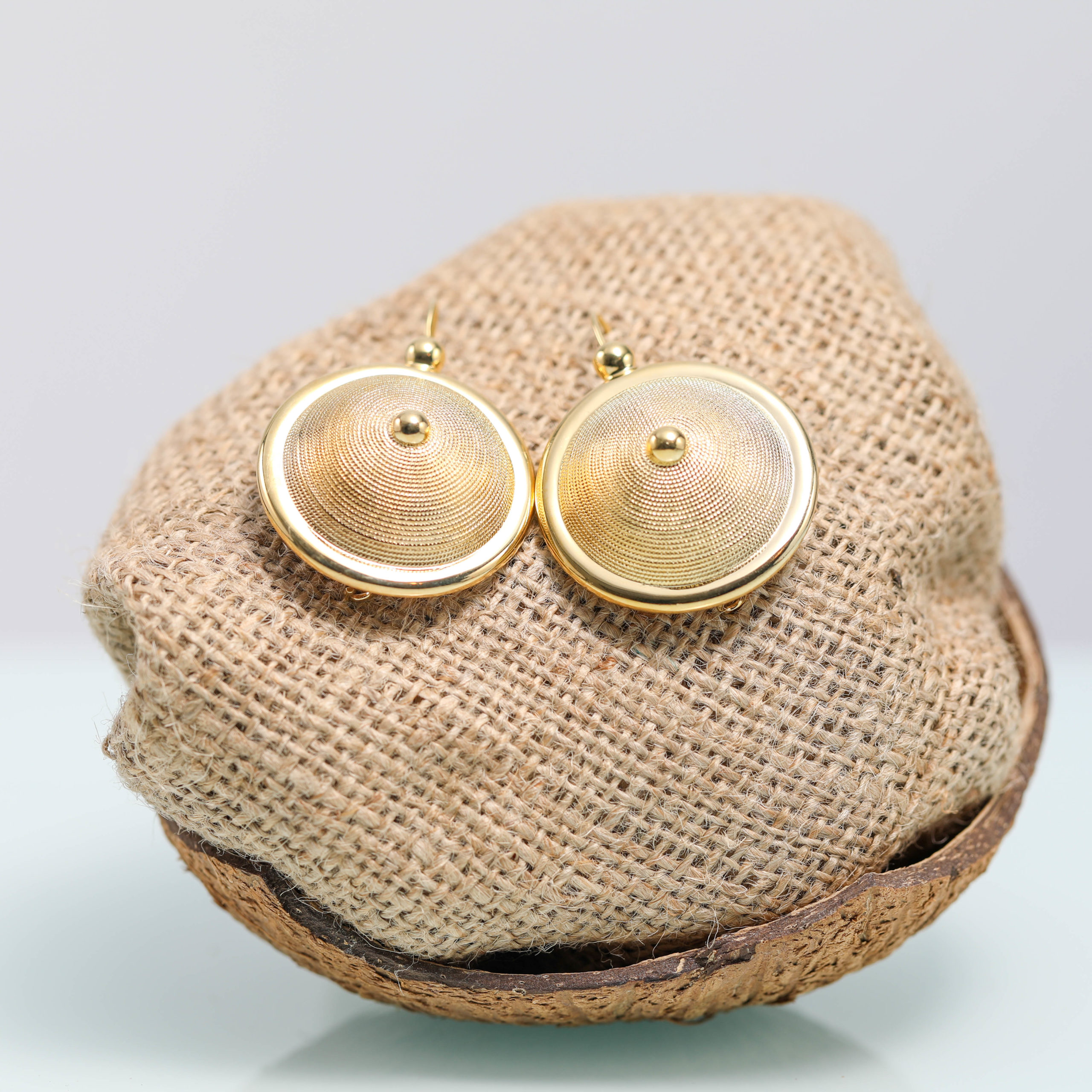 Boucles d'oreille antillaise, photo casque colonial